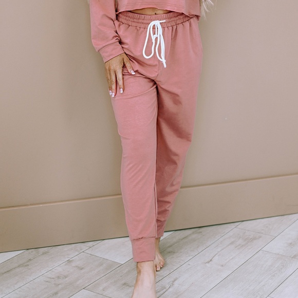 All Eyes On Me  Pink Sweatsuit - Picture 6 of 6